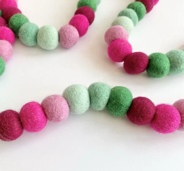 Emerald to Raspberry Gradient Garland - Image 4