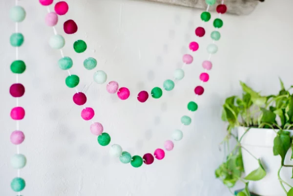 Emerald to Raspberry Gradient Garland - Image 5