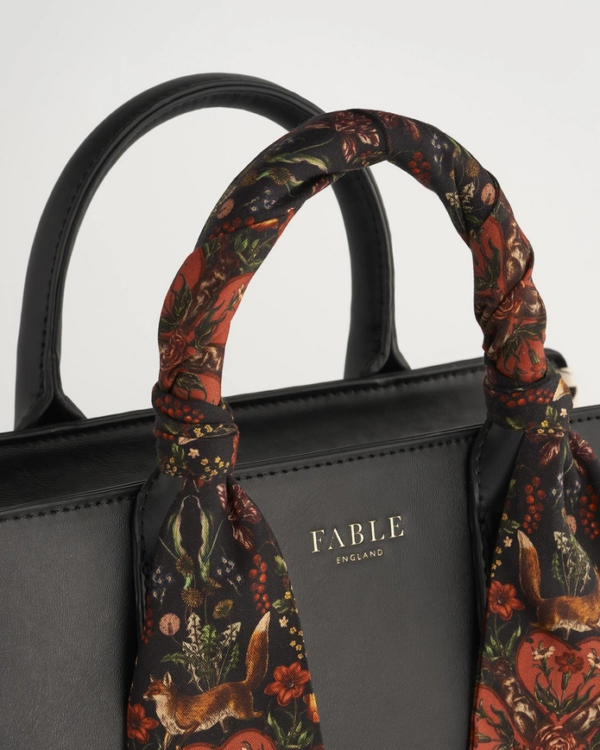 Fable Gala Apple Leather Tote: Sustainable Luxury Meets Everyday Functionality - Image 2