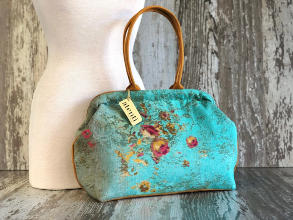 Orly Molly: A Doctor Bag with a Touch of Artistic Charm