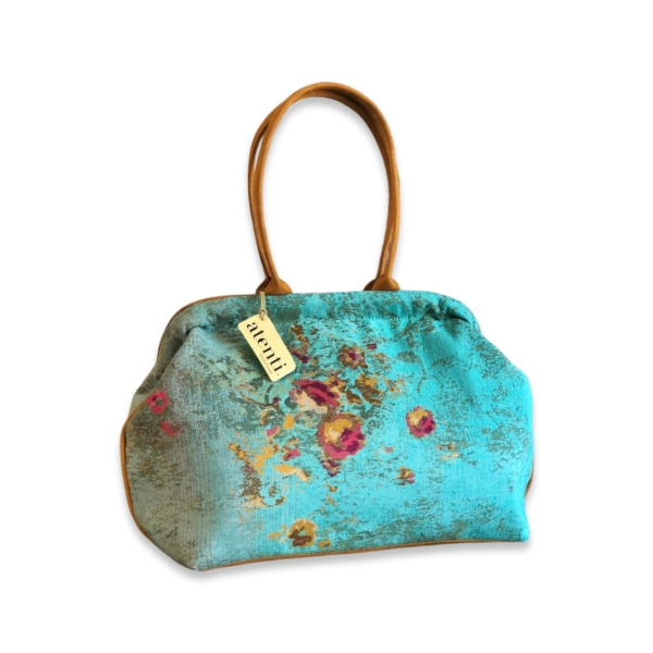 Orly Molly: A Doctor Bag with a Touch of Artistic Charm - Image 2