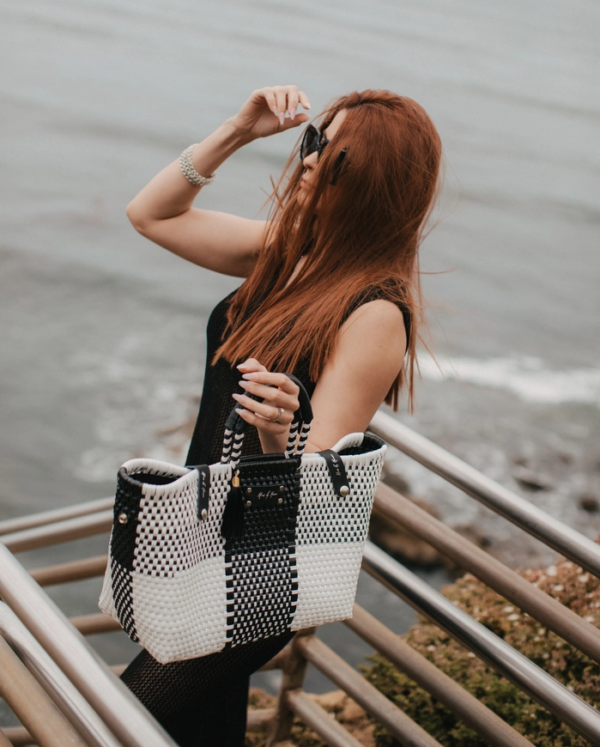 Less Pollution Convertible Handbag: Eco-Friendly Luxury for the Modern Woman, Black & White - Image 3